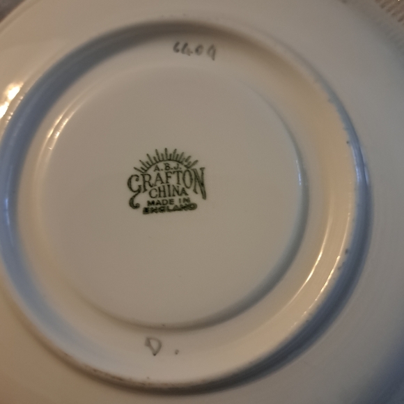 Fine Bone China - Picture 2 of 3